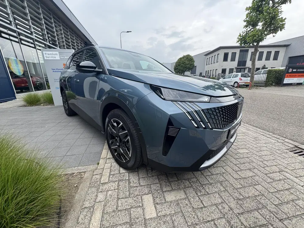 Peugeot 5008 Hybrid 136 Allure l 360 Vision l Drive Ass uit 2025, foto 5