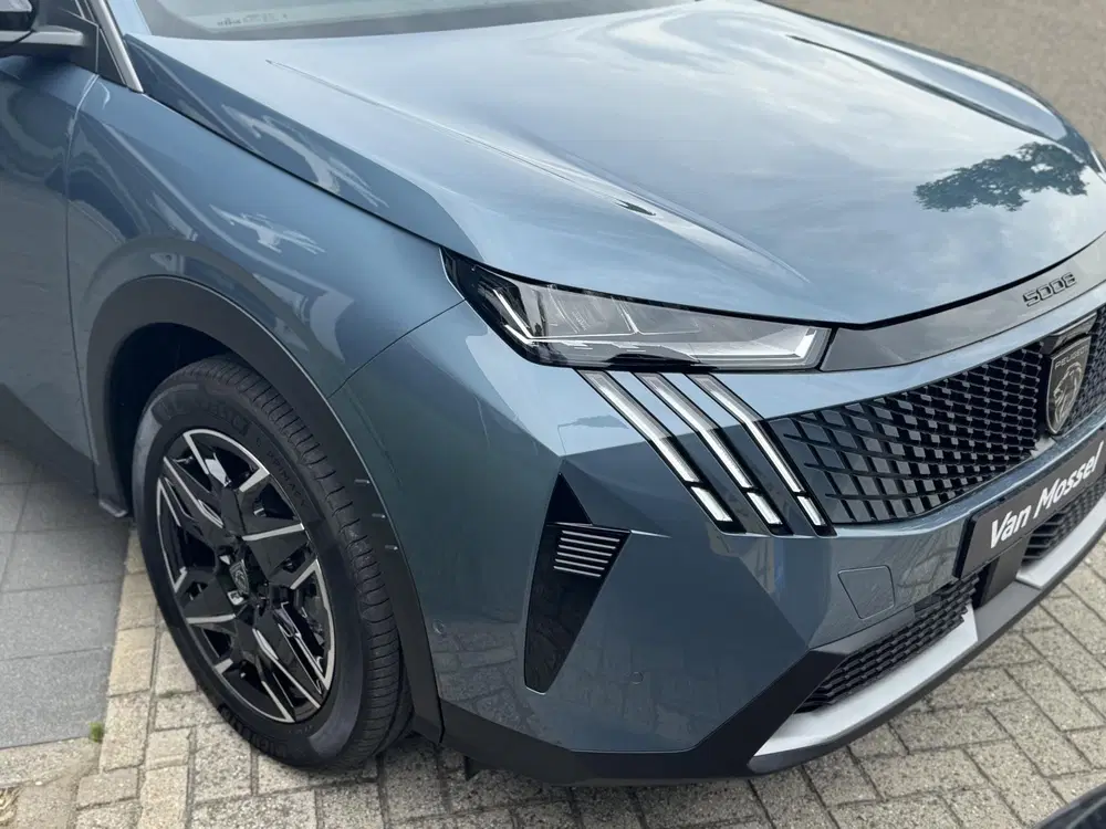 Peugeot 5008 Hybrid 136 Allure l 360 Vision l Drive Ass uit 2025, foto 6