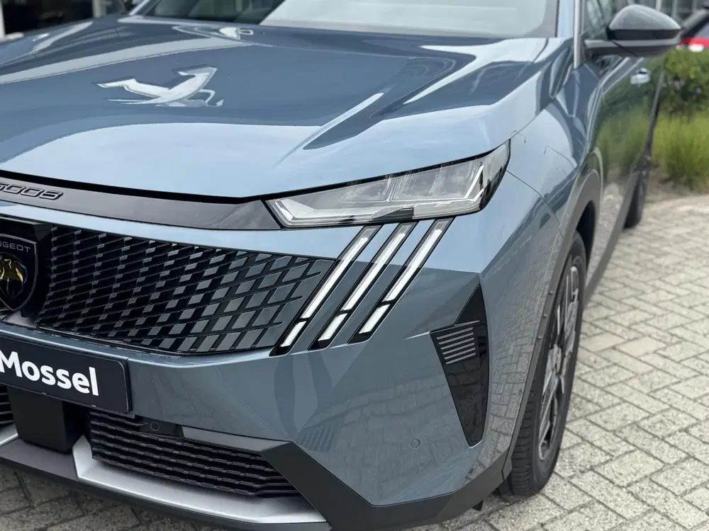 Peugeot 5008 Hybrid 136 Allure l 360 Vision l Drive Ass uit 2025, foto 8