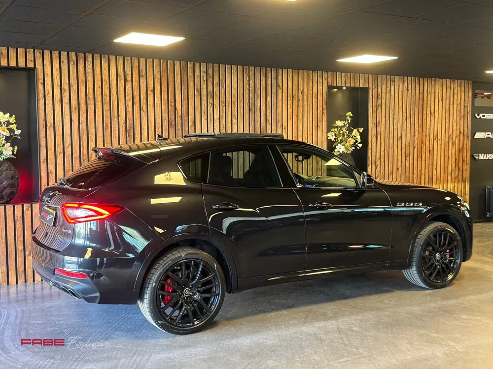 Maserati Levante 3.8 V8 GTS uit 2020, foto 11
