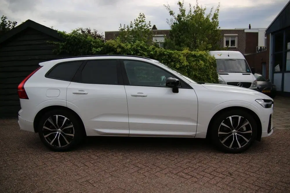 Volvo XC60 2.0 T6 AWD Ultimate Dark uit 2023, foto 3