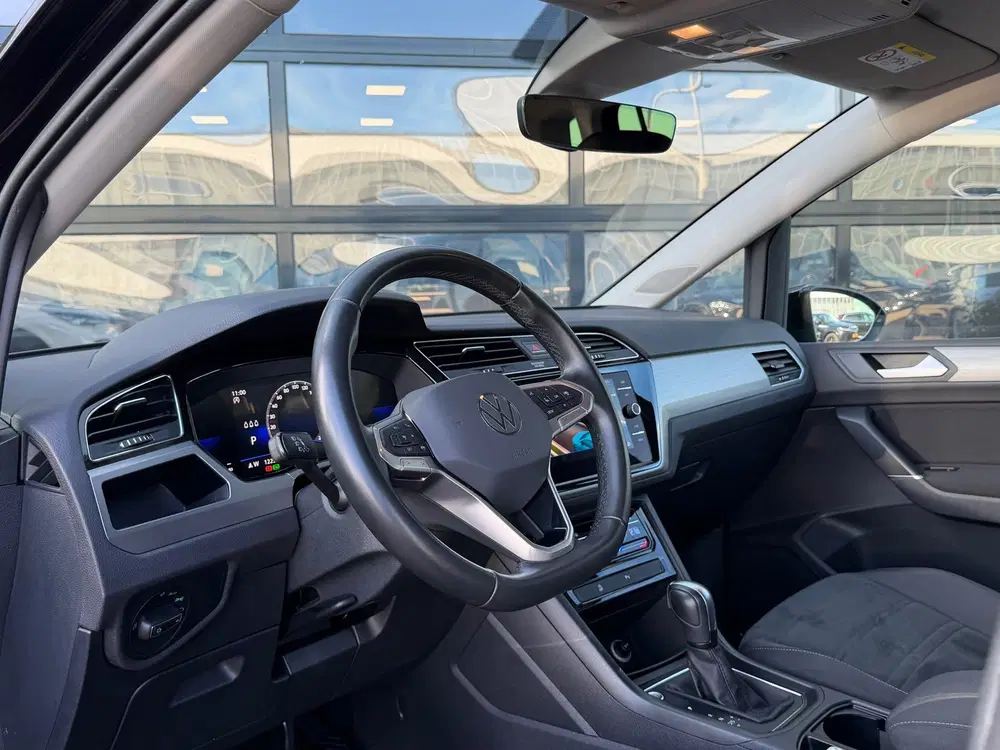Volkswagen Touran 1.5 TSI 150PK DSG Comfortline uit 2023, foto 2