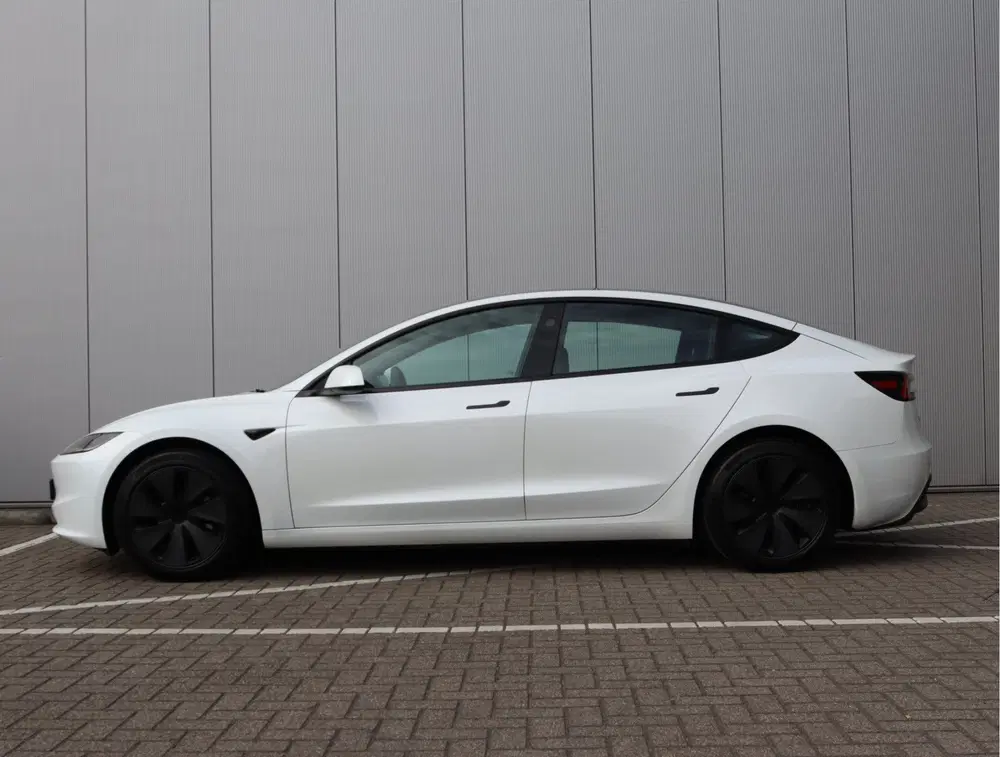 Tesla Model 3 Premium Long Range AWD Highland uit 2023, foto 13