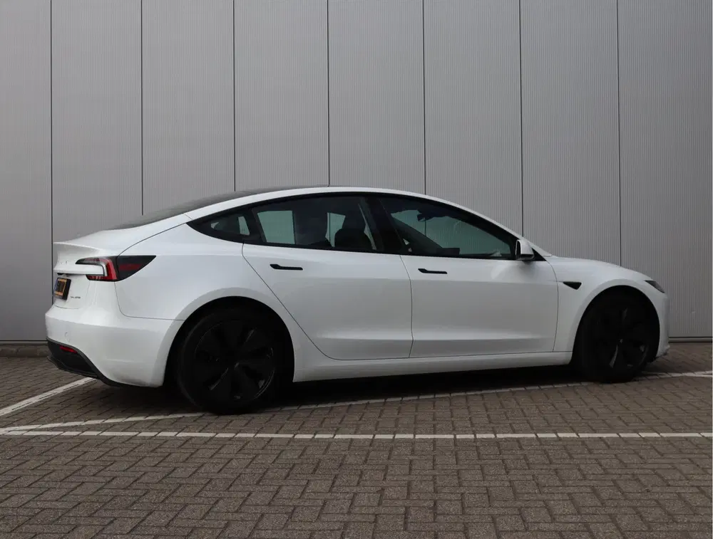Tesla Model 3 Premium Long Range AWD Highland uit 2023, foto 5