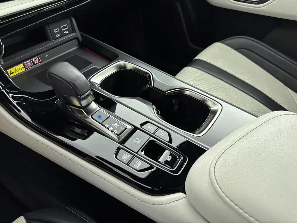 Lexus NX 450h+ AWD F-Sport Line uit 2022, foto 11
