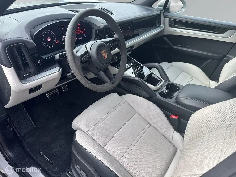 Porsche Cayenne 3.0 E-Hybrid uit 2025, foto 2