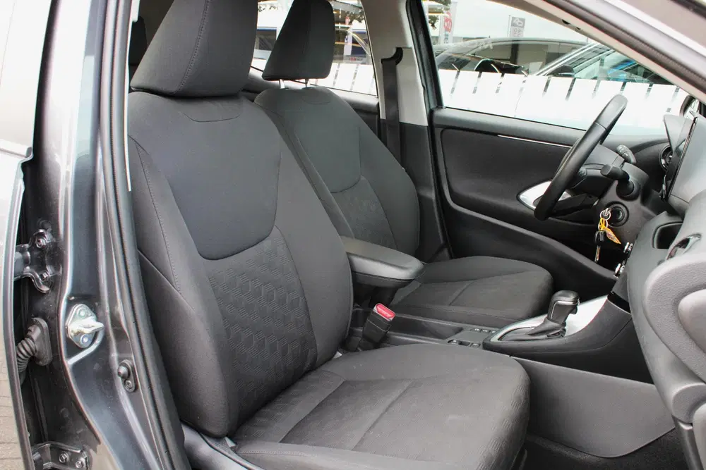 Toyota Yaris 1.5 Hybrid 115 Active APPLE-CARPLAY uit 2024, foto 13