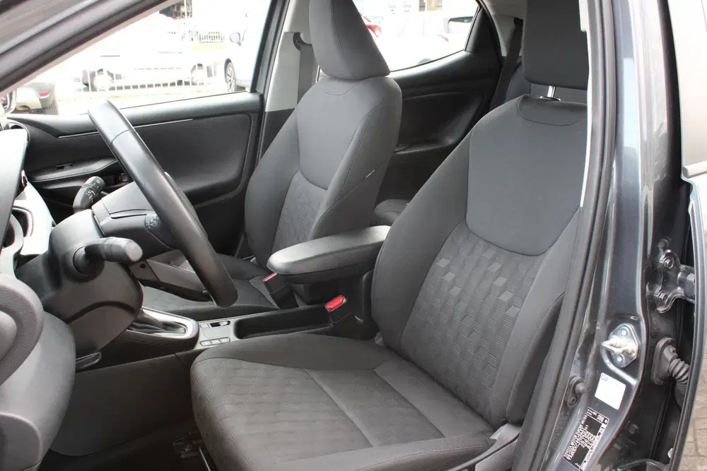 Toyota Yaris 1.5 Hybrid 115 Active APPLE-CARPLAY uit 2024, foto 14