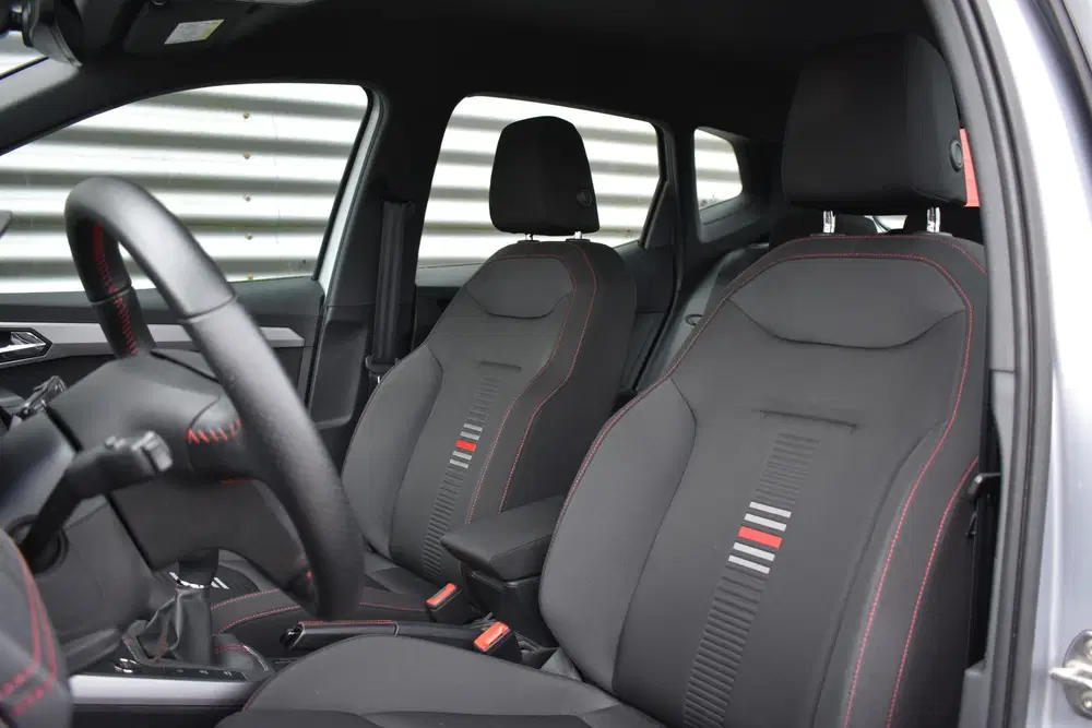 SEAT Arona 1.0 TSI FR Business Intense LED uit 2021, foto 4