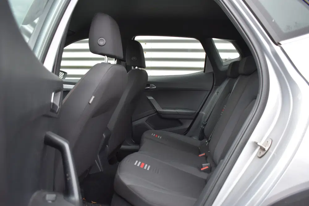 SEAT Arona 1.0 TSI FR Business Intense LED uit 2021, foto 6