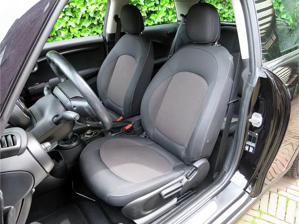 Mini Cooper 1.5 F56 LCI met Navi uit 2019, foto 3