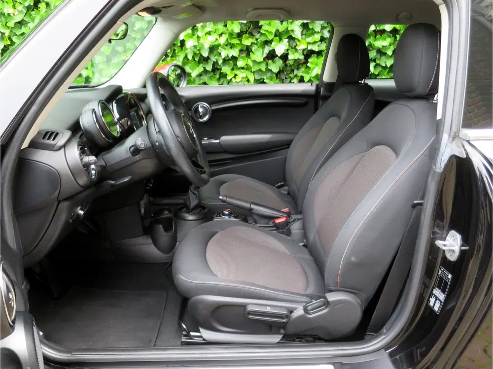 Mini Cooper 1.5 F56 LCI met Navi uit 2019, foto 9