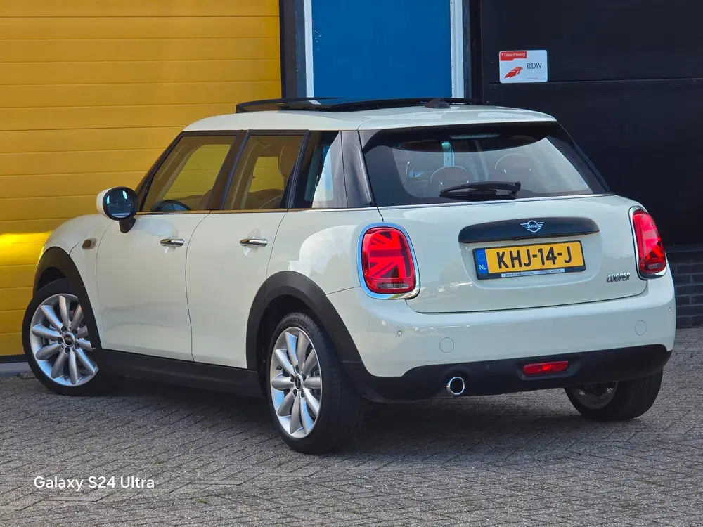 Mini Cooper 1.5 Cooper 60 Years Edition uit 2019, foto 2