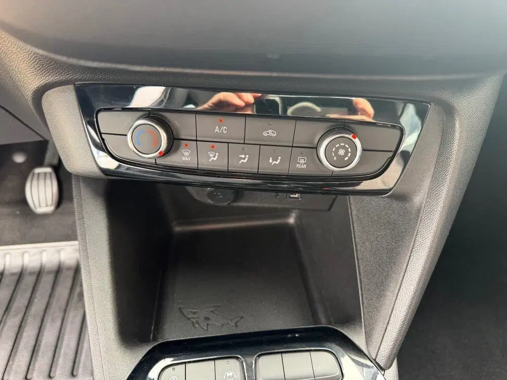 Opel Corsa 1.2 EDITION NAVI AIRCO CRUISE CONTROL uit 2021, foto 4
