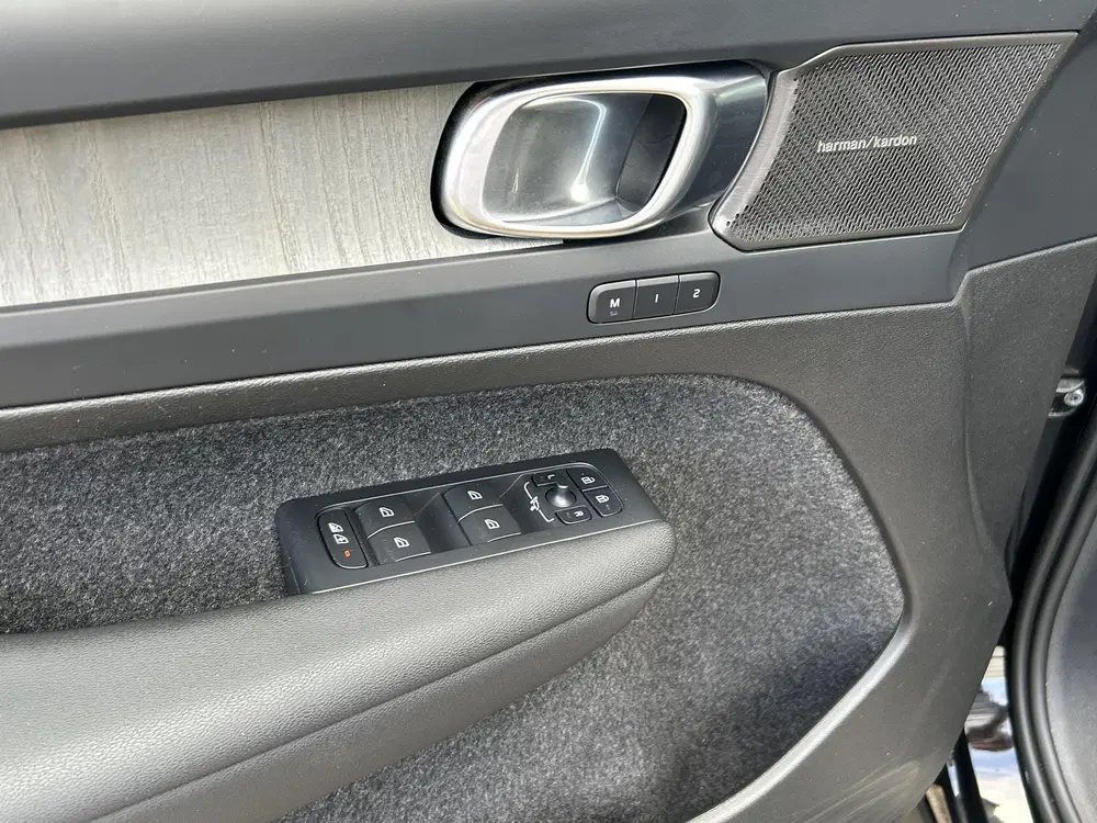Volvo XC40 2.0 B4 Plus Dark 360 camera uit 2024, foto 11
