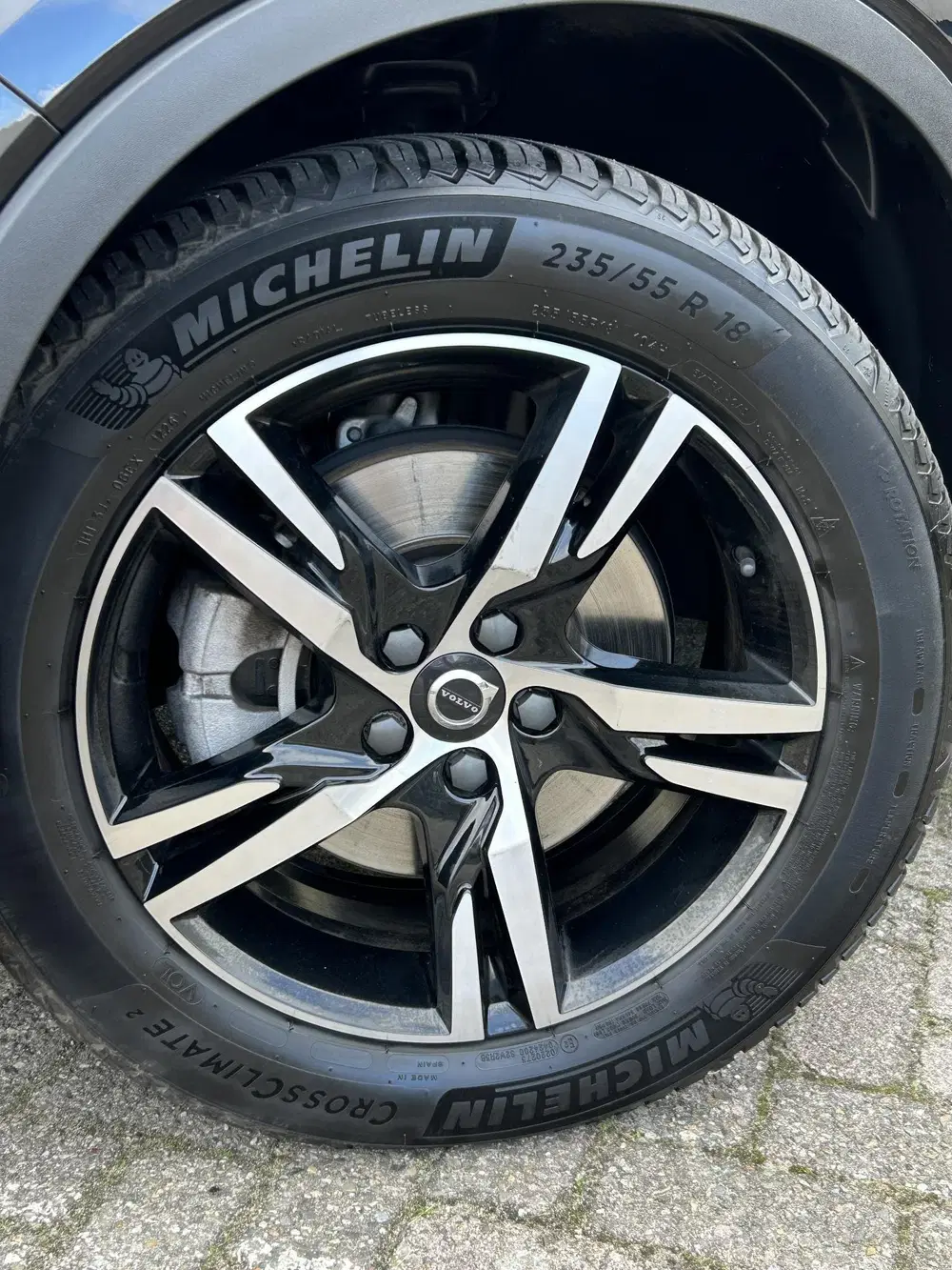 Volvo XC40 2.0 B4 Plus Dark 360 camera uit 2024, foto 4