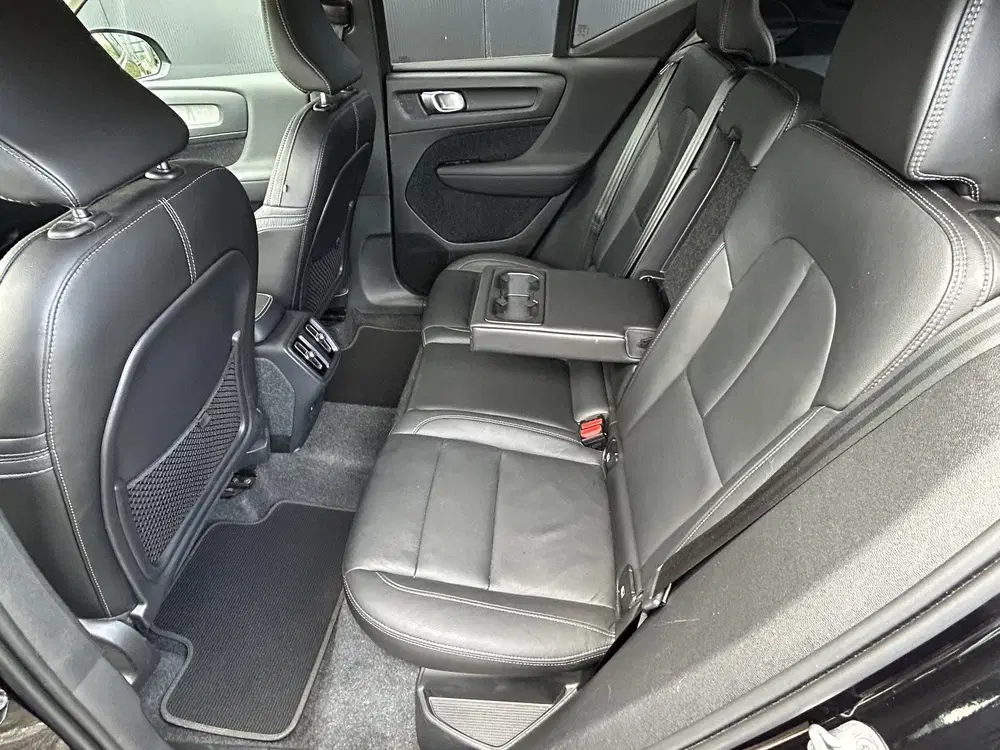 Volvo XC40 2.0 B4 Plus Dark 360 camera uit 2024, foto 9