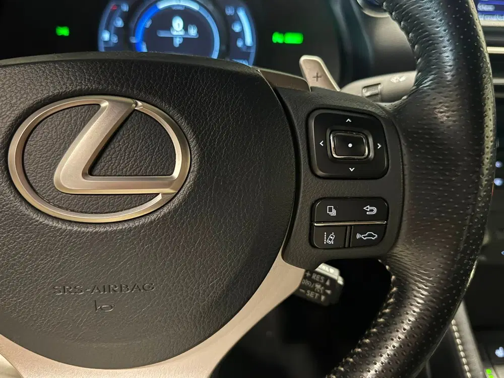 Lexus RC 300h F Sport Line uit 2020, foto 15