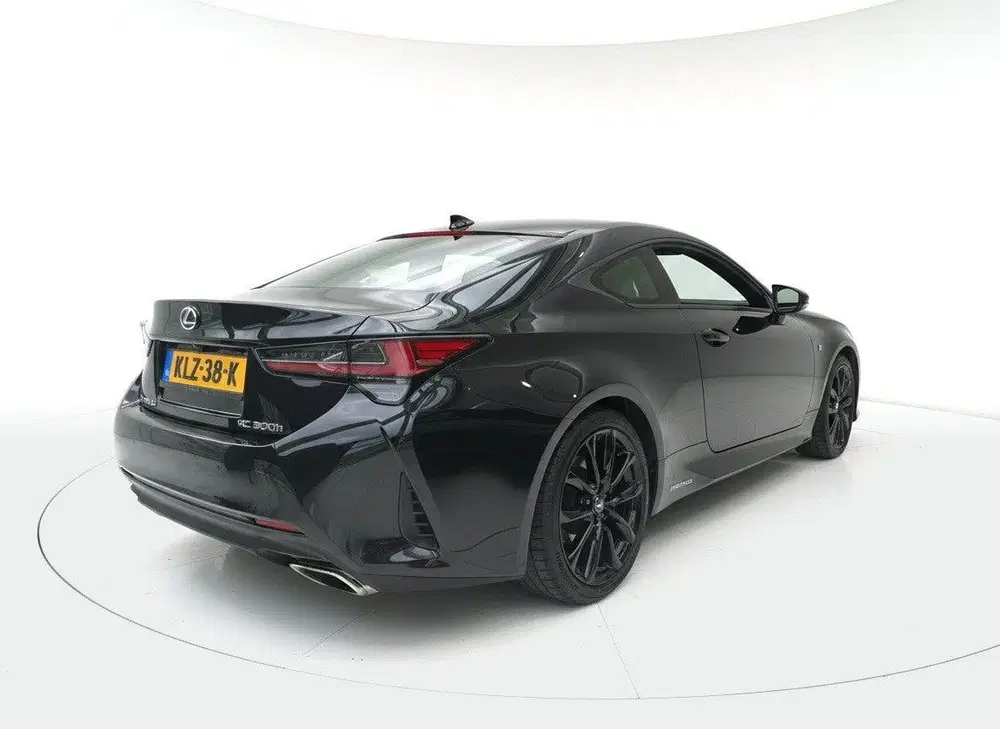 Lexus RC 300h F Sport Line uit 2020, foto 2