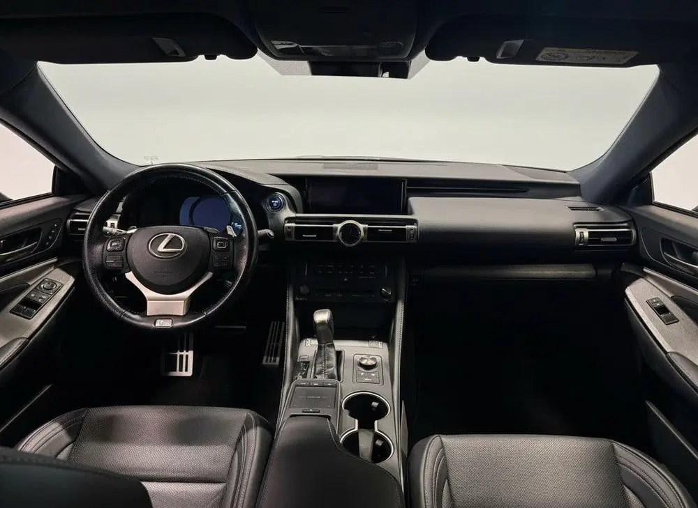 Lexus RC 300h F Sport Line uit 2020, foto 5