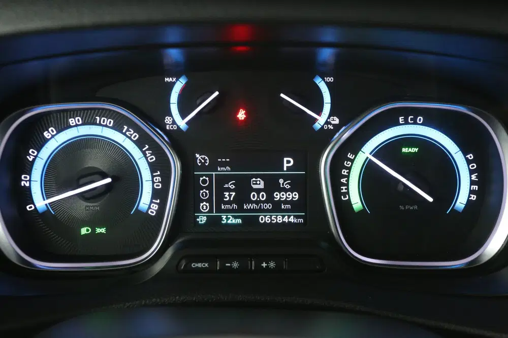 Peugeot Expert 75 kWh L2H1 Long Range uit 2021, foto 15