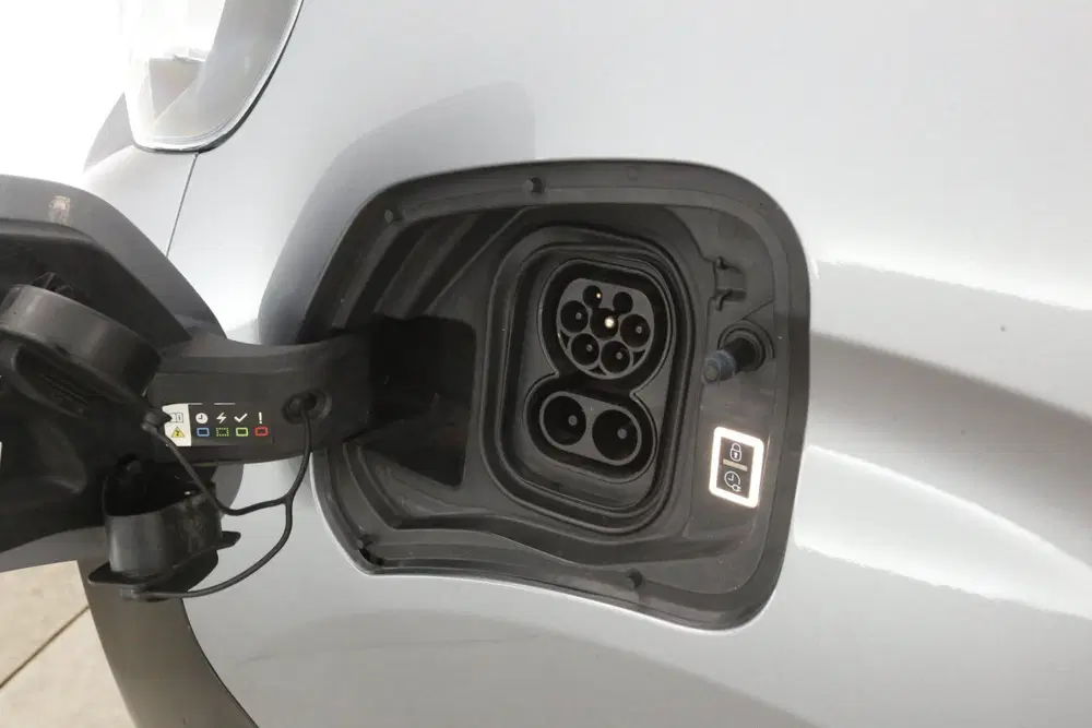 Peugeot Expert 75 kWh L2H1 Long Range uit 2021, foto 8