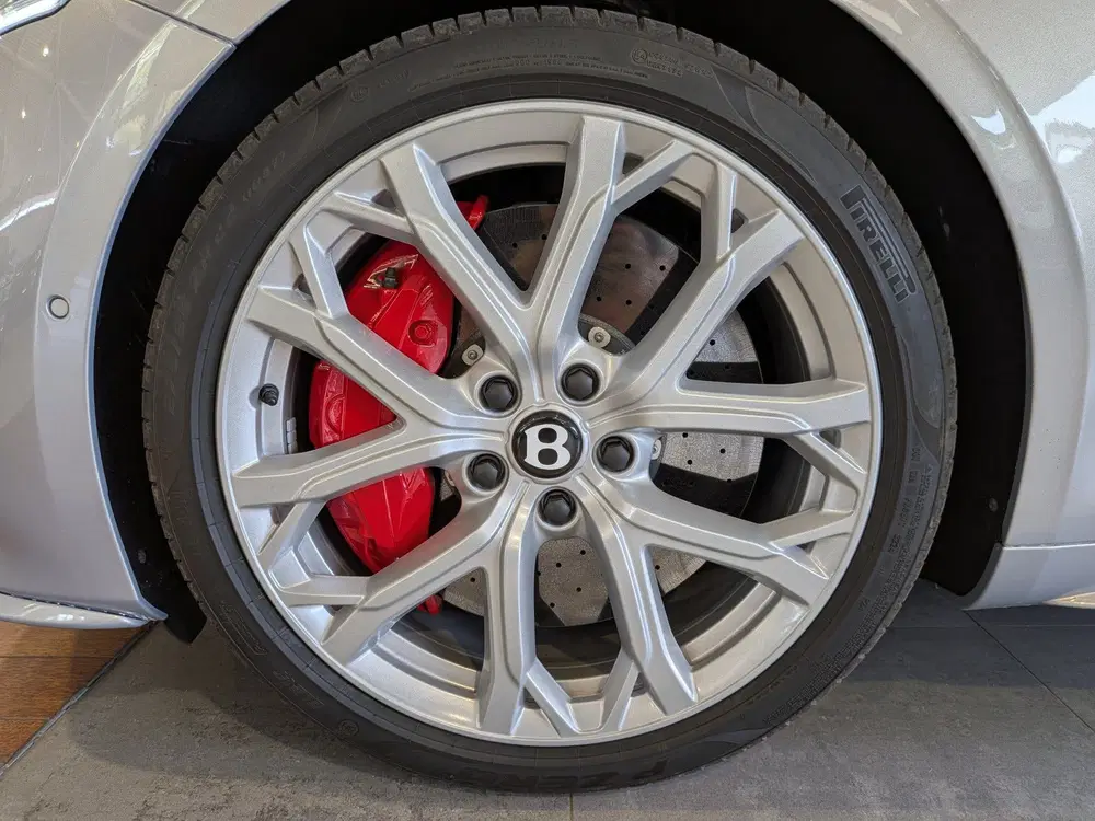 Bentley Continental GTC 4.0 V8 Hybrid Mulliner First 1 Editi uit 2024, foto 10