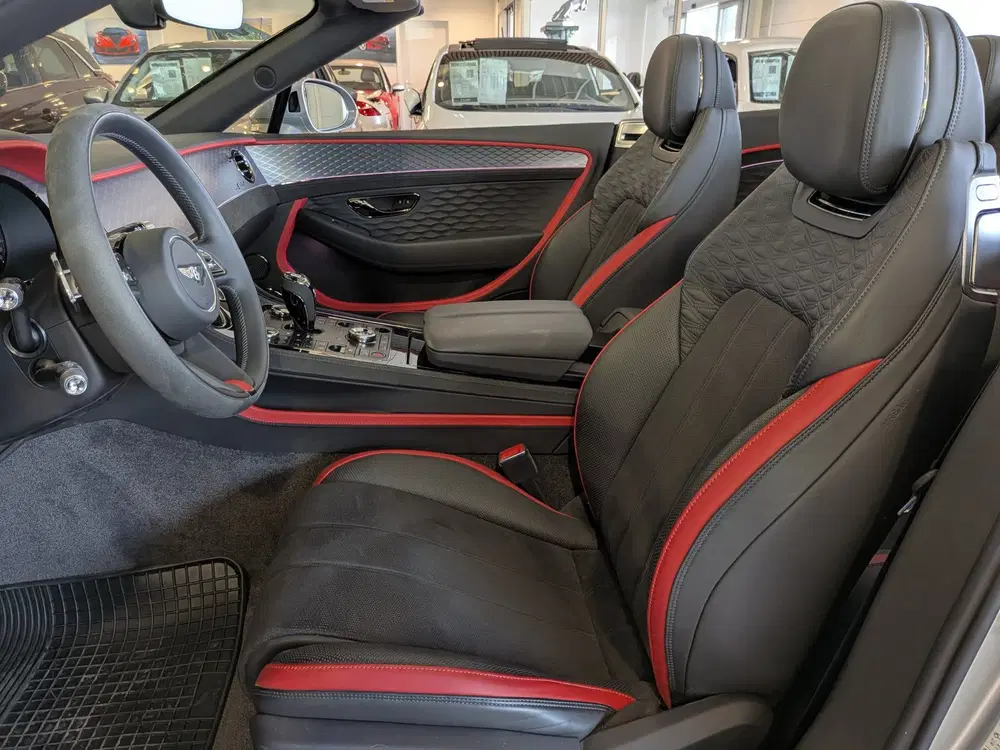 Bentley Continental GTC 4.0 V8 Hybrid Mulliner First 1 Editi uit 2024, foto 11