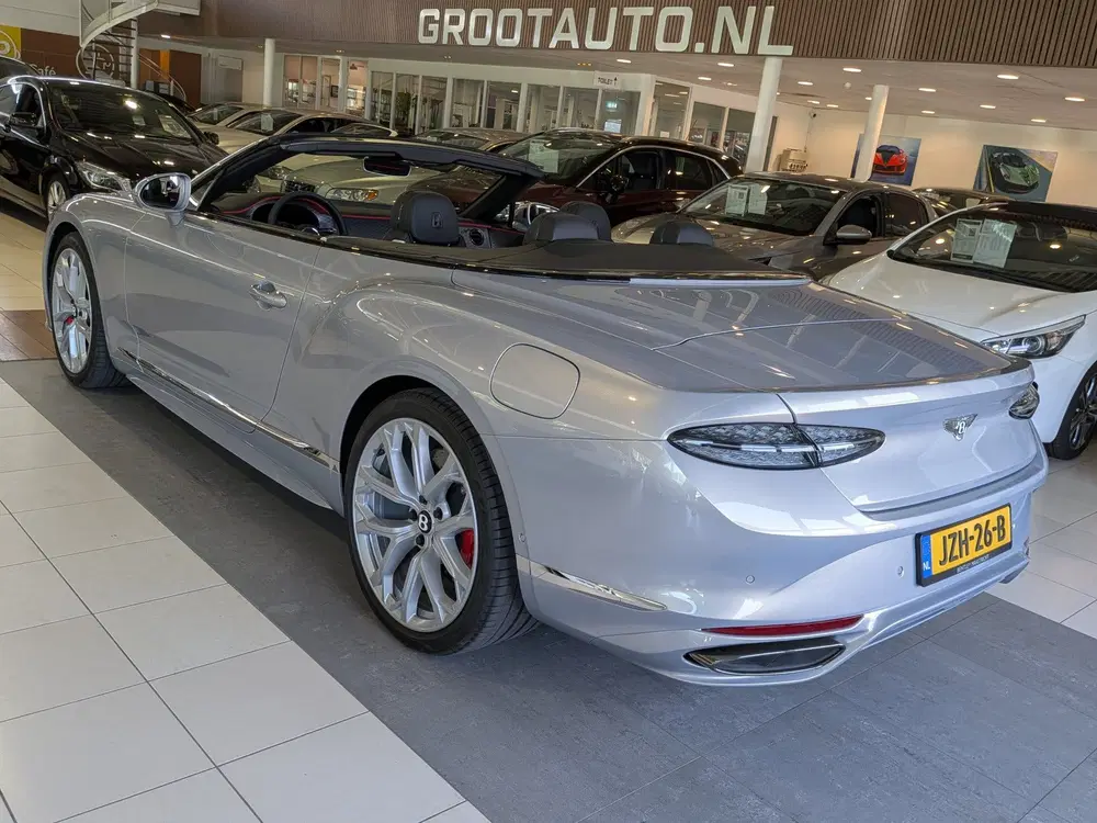 Bentley Continental GTC 4.0 V8 Hybrid Mulliner First 1 Editi uit 2024, foto 3
