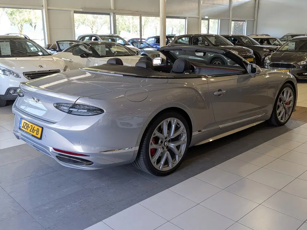Bentley Continental GTC 4.0 V8 Hybrid Mulliner First 1 Editi uit 2024, foto 4