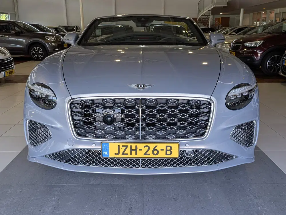 Bentley Continental GTC 4.0 V8 Hybrid Mulliner First 1 Editi uit 2024, foto 6