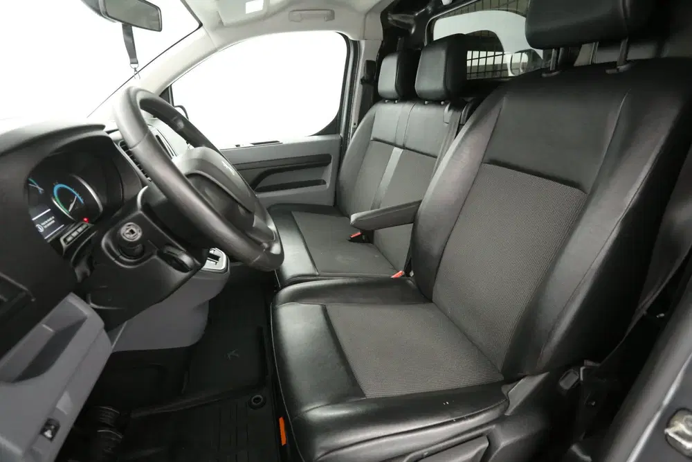 Opel Vivaro Peugeot E-Expert 75 kWh L2H1 Long Range uit 2021, foto 11