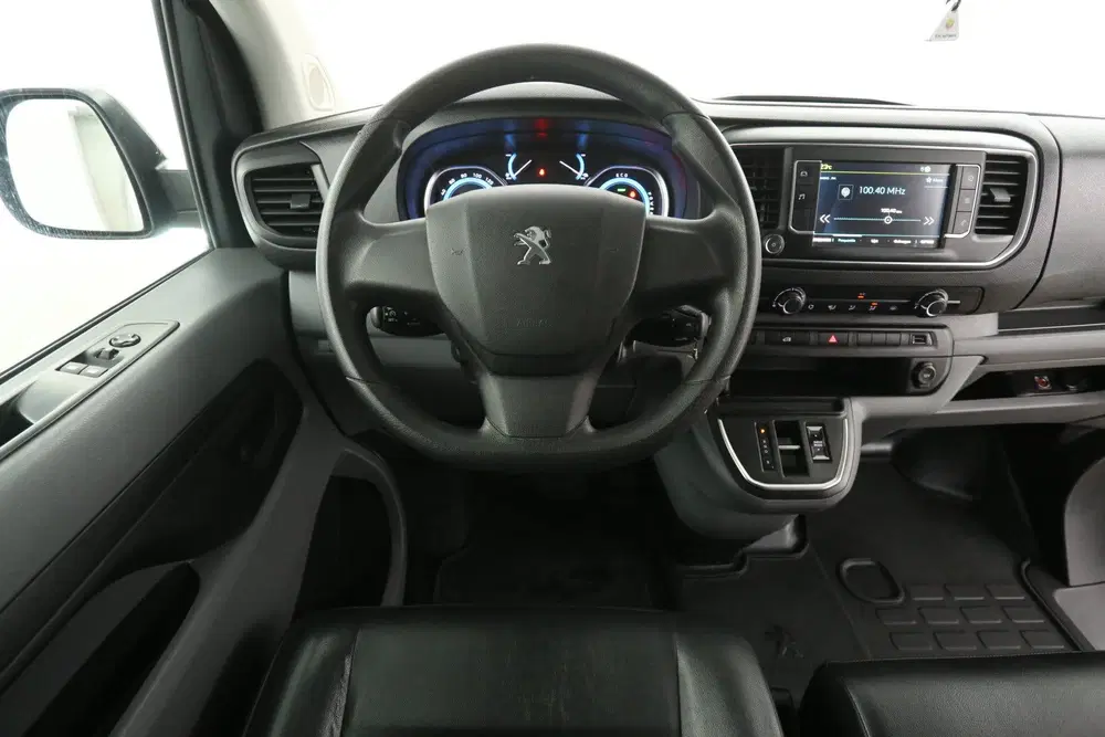 Opel Vivaro Peugeot E-Expert 75 kWh L2H1 Long Range uit 2021, foto 2