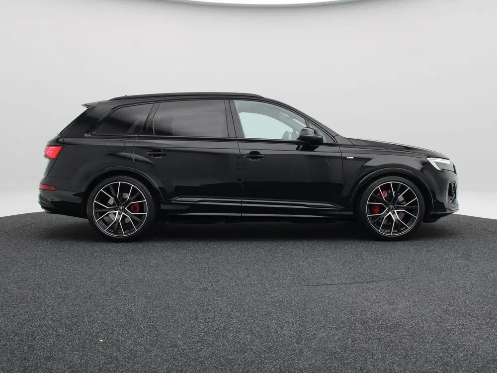 Audi Q7 60 TFSi e 490 Pk quattro S-Line Competitio uit 2025, foto 8