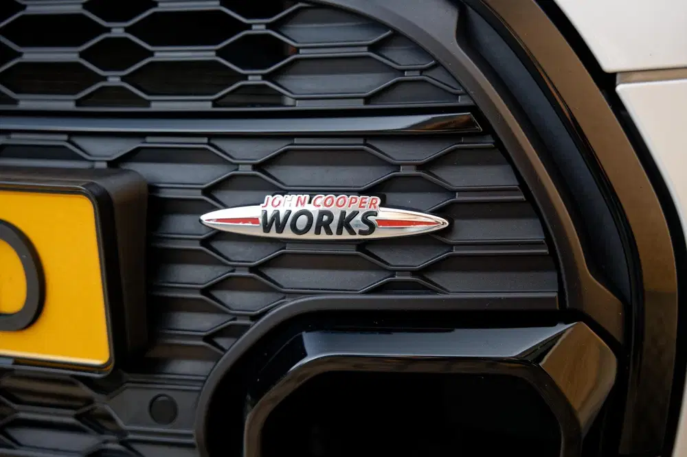 Mini Cooper S 2.0 Cooper S Rockingham GT Edition JCW Pac uit 2023, foto 6