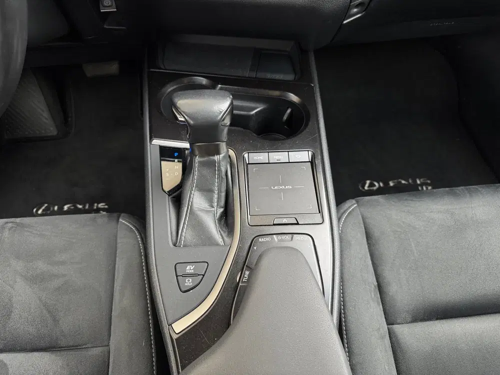 Lexus UX 250h Business Line Dealer ondh. uit 2020, foto 14