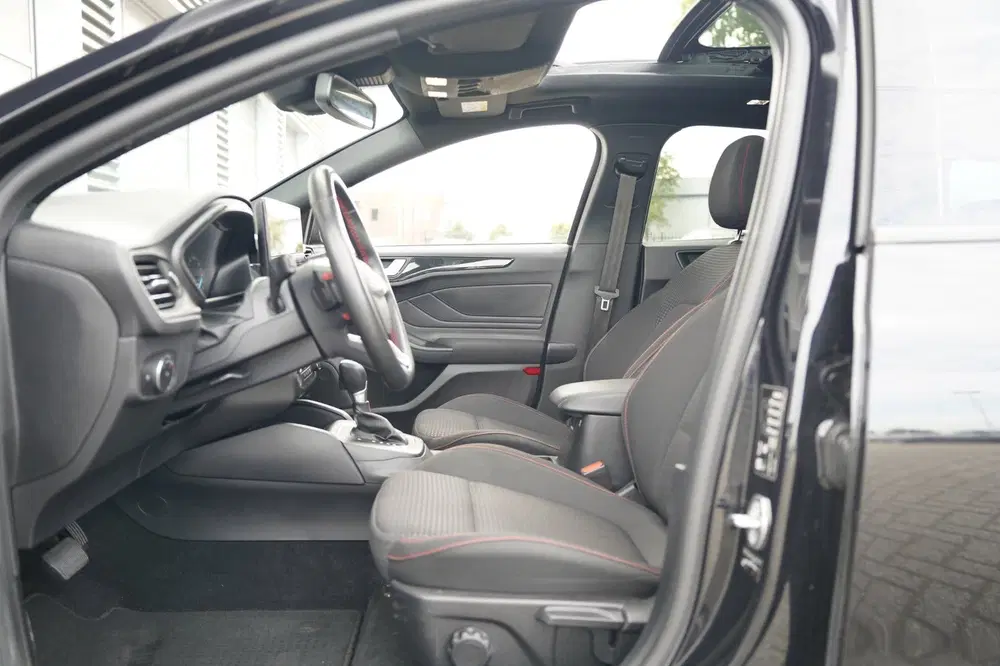 Ford Focus 1.0 EcoBoost Hybrid ST Line X AUT Pano Tre uit 2023, foto 15