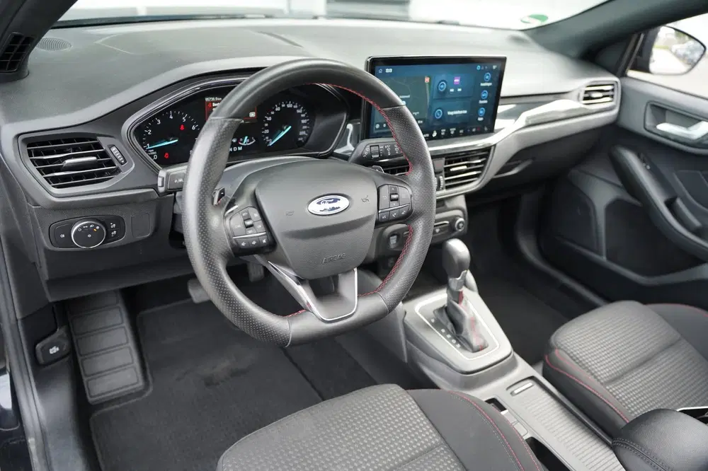 Ford Focus 1.0 EcoBoost Hybrid ST Line X AUT Pano Tre uit 2023, foto 3