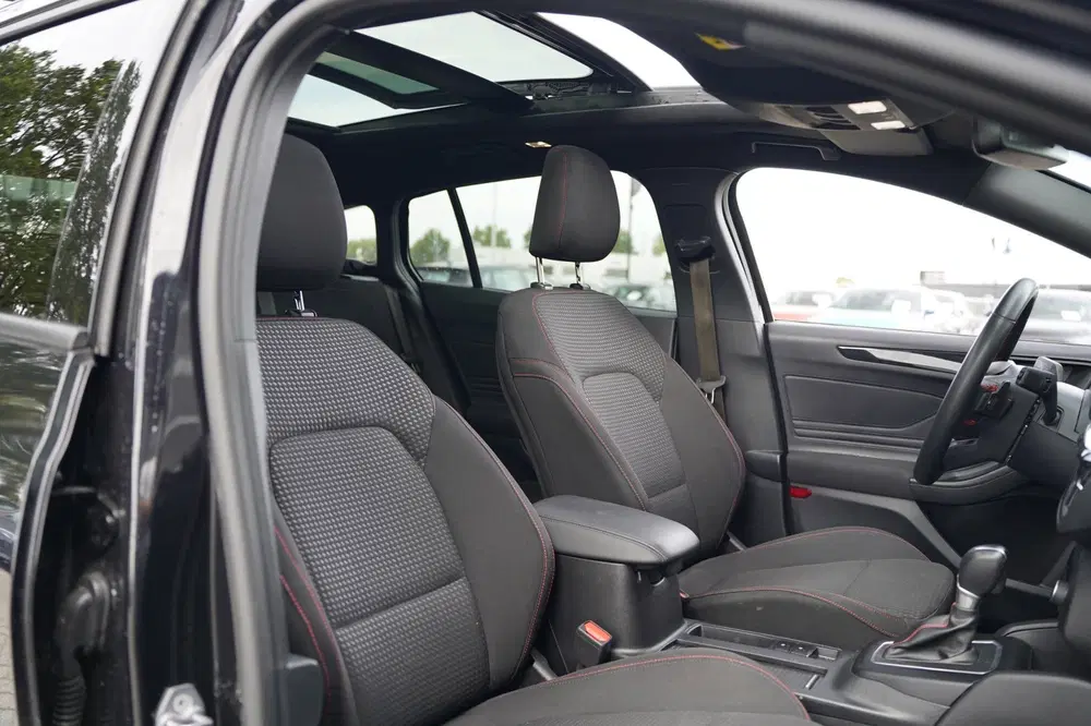 Ford Focus 1.0 EcoBoost Hybrid ST Line X AUT Pano Tre uit 2023, foto 4