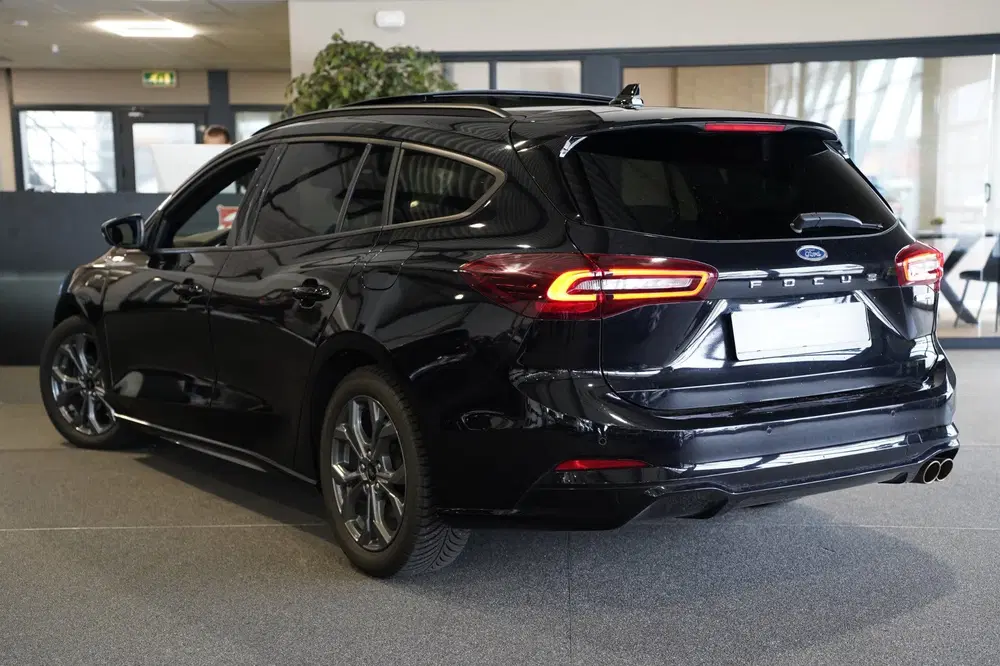 Ford Focus 1.0 EcoBoost Hybrid ST Line X AUT Pano Tre uit 2023, foto 6