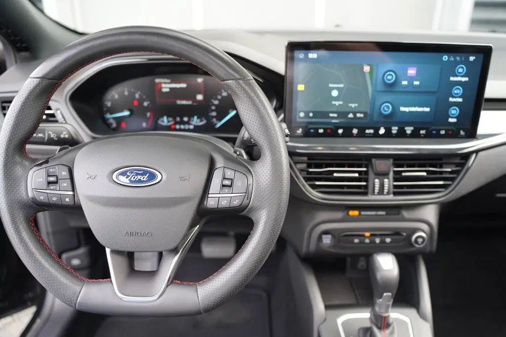 Ford Focus 1.0 EcoBoost Hybrid ST Line X AUT Pano Tre uit 2023, foto 7