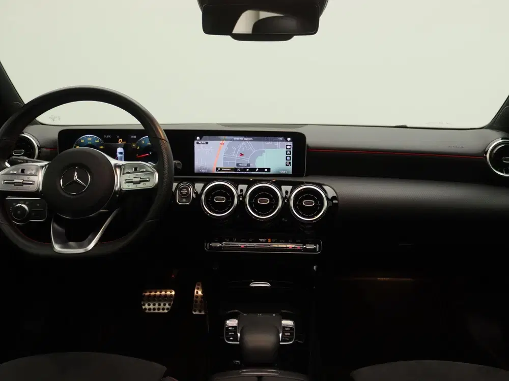 Mercedes-Benz A-Klasse 180 Business Solution AMG uit 2019, foto 7