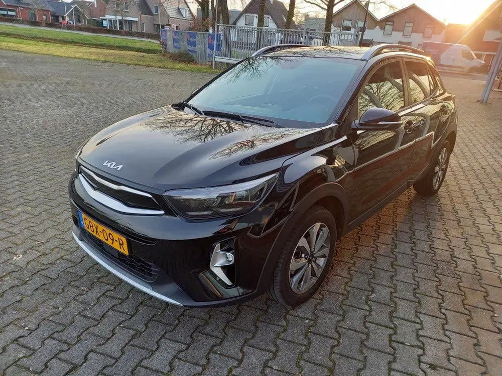 Kia Stonic 1.0 T-GDI MHEV DynamicPlusLine uit 2024, foto 2