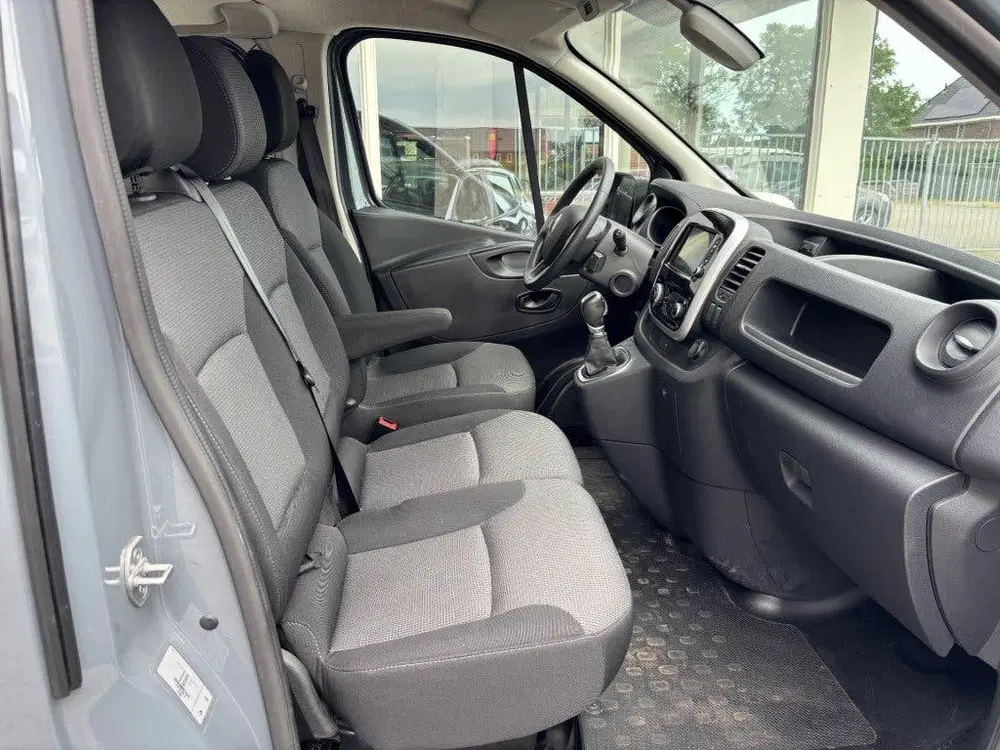 Renault Trafic 2.0 Dci DC 6 persoons BPM vrij uit 2021, foto 5
