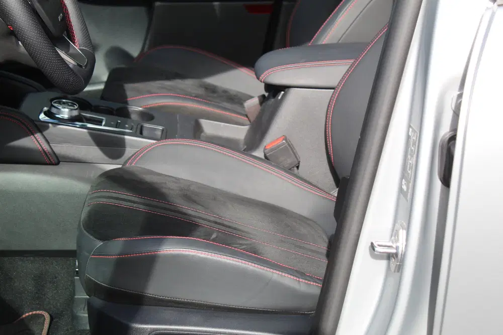 Ford Kuga 2.5-243pk PHEV ST-Line X uit 2026, foto 5