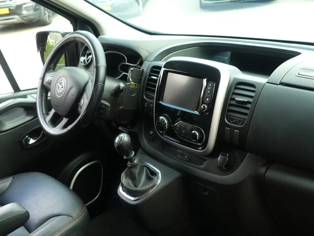 Opel Vivaro 1.6 CDTI 146PK Irmscher GT Dubbel Cabine uit 2019, foto 2