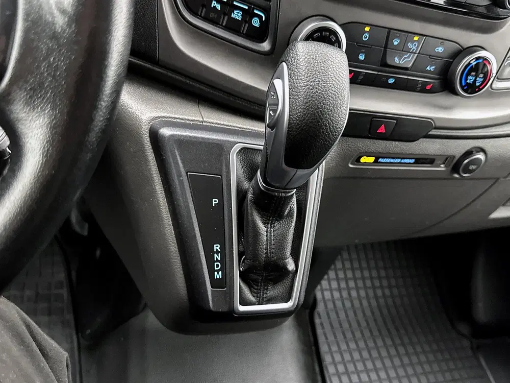 Ford Transit Custom 320 2.0 TDCI L2H1 Limited DC 130pk Autom uit 2019, foto 15