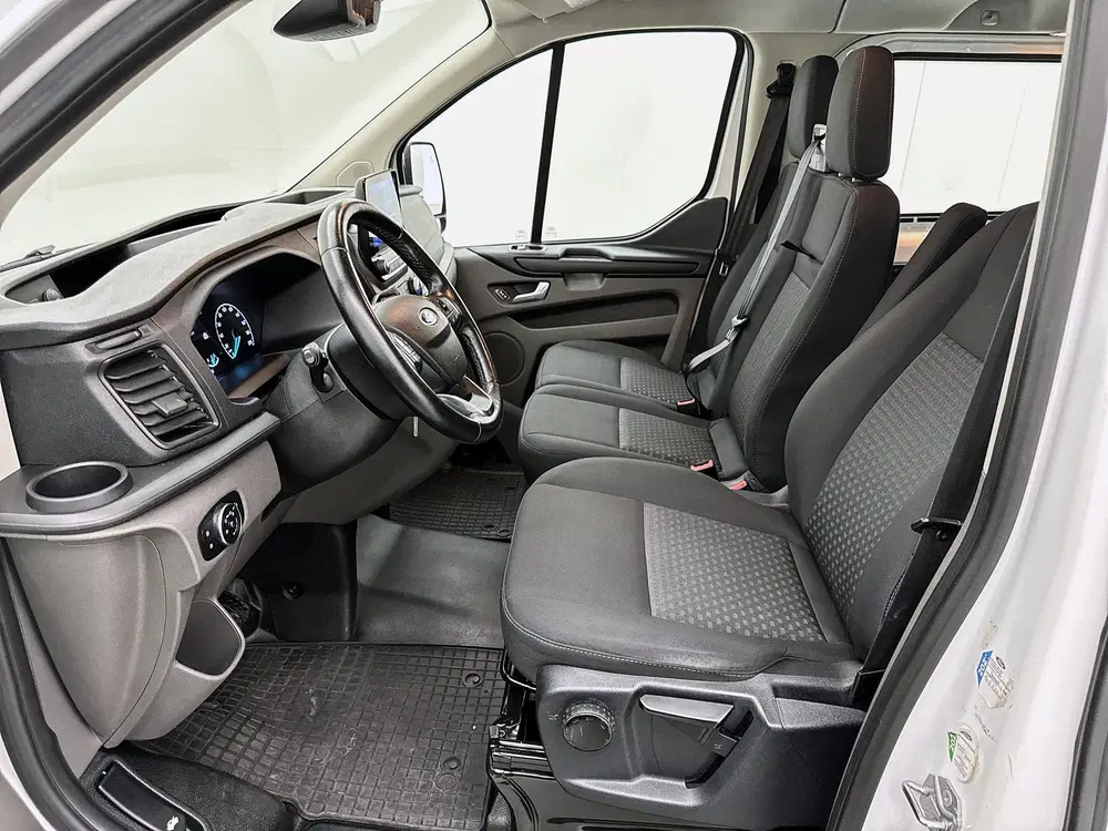 Ford Transit Custom 320 2.0 TDCI L2H1 Limited DC 130pk Autom uit 2019, foto 9