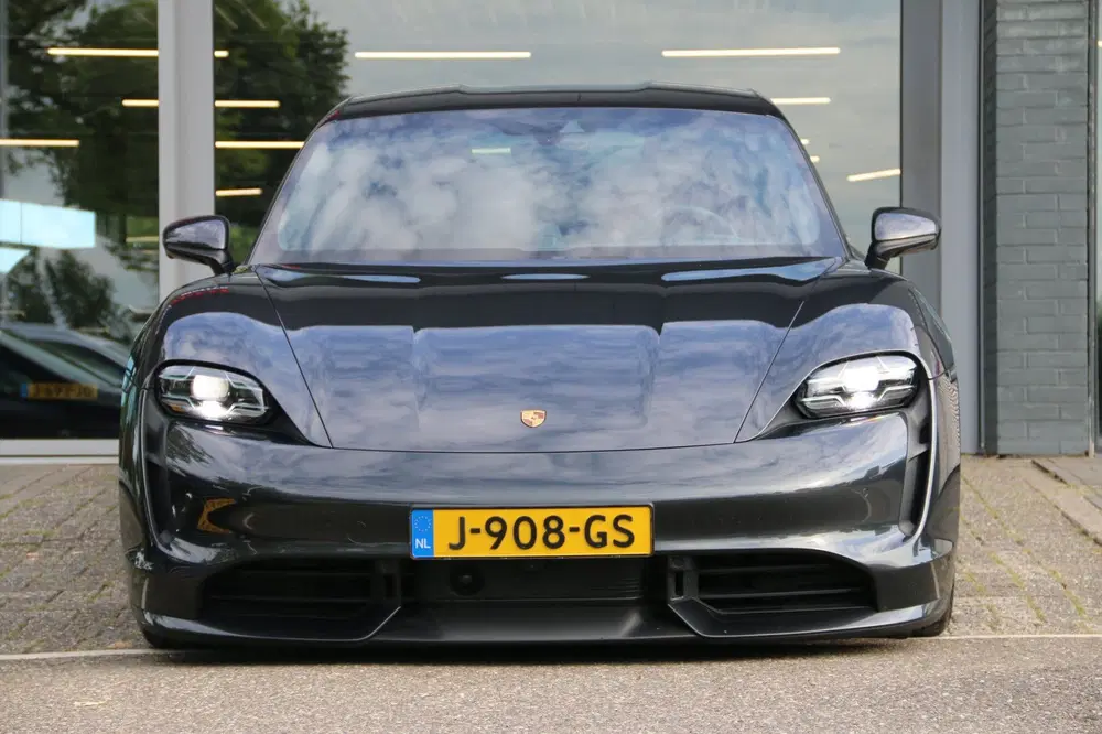 Porsche Taycan Turbo 93 kWh DEALER OND. NP 173.600 uit 2020, foto 2