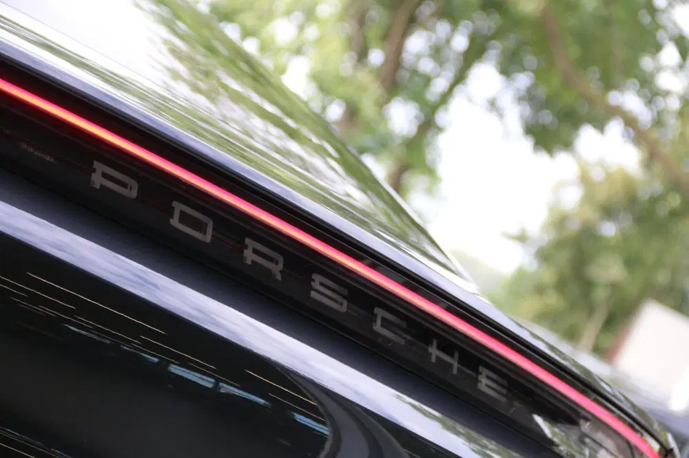 Porsche Taycan Turbo 93 kWh DEALER OND. NP 173.600 uit 2020, foto 7
